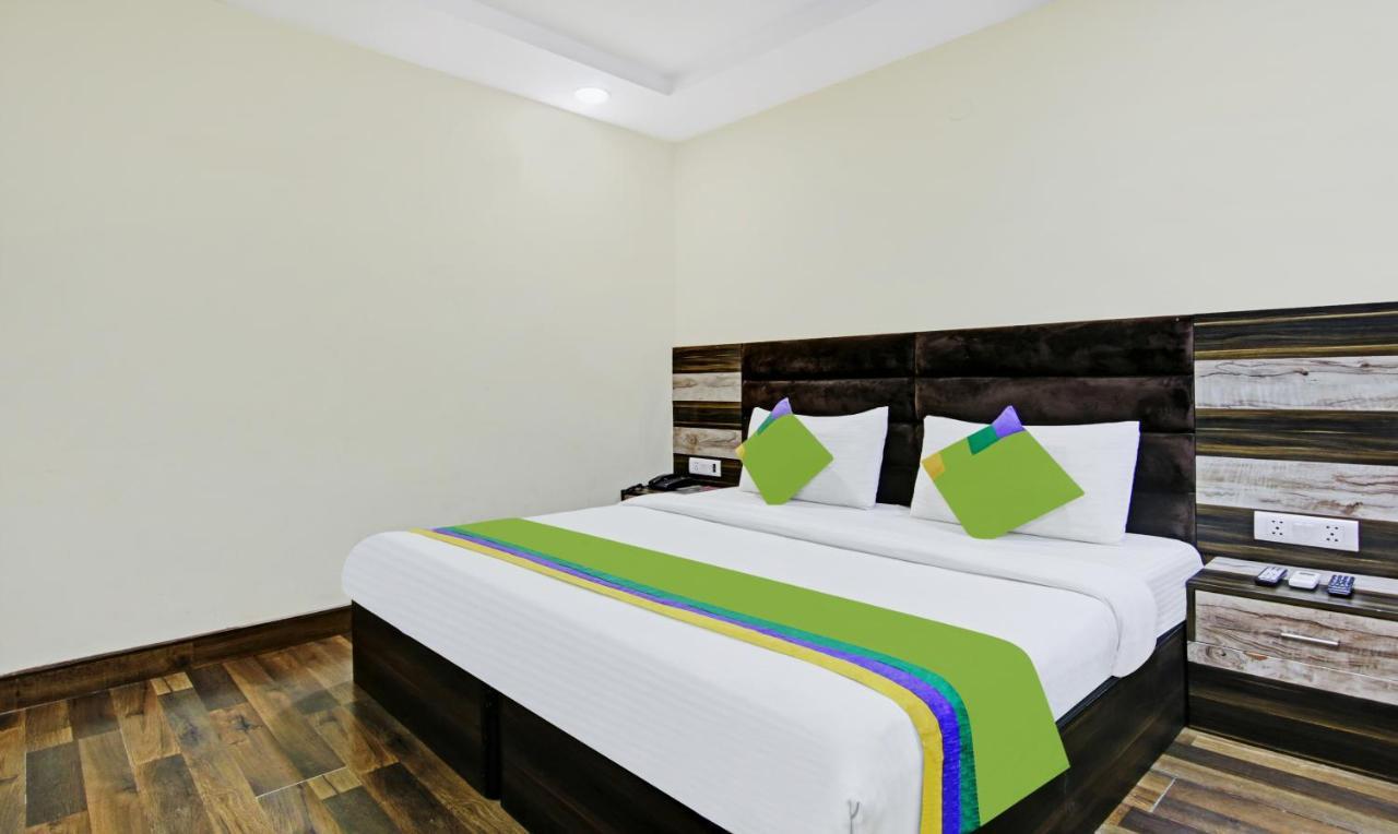 Hotel Singh Continetal Delhi  Exterior photo