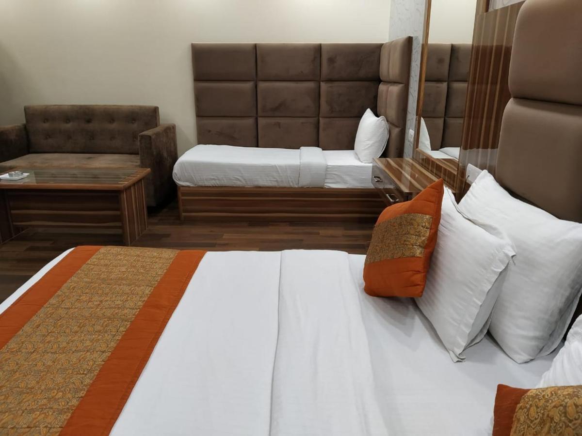 Hotel Singh Continetal Delhi  Exterior photo