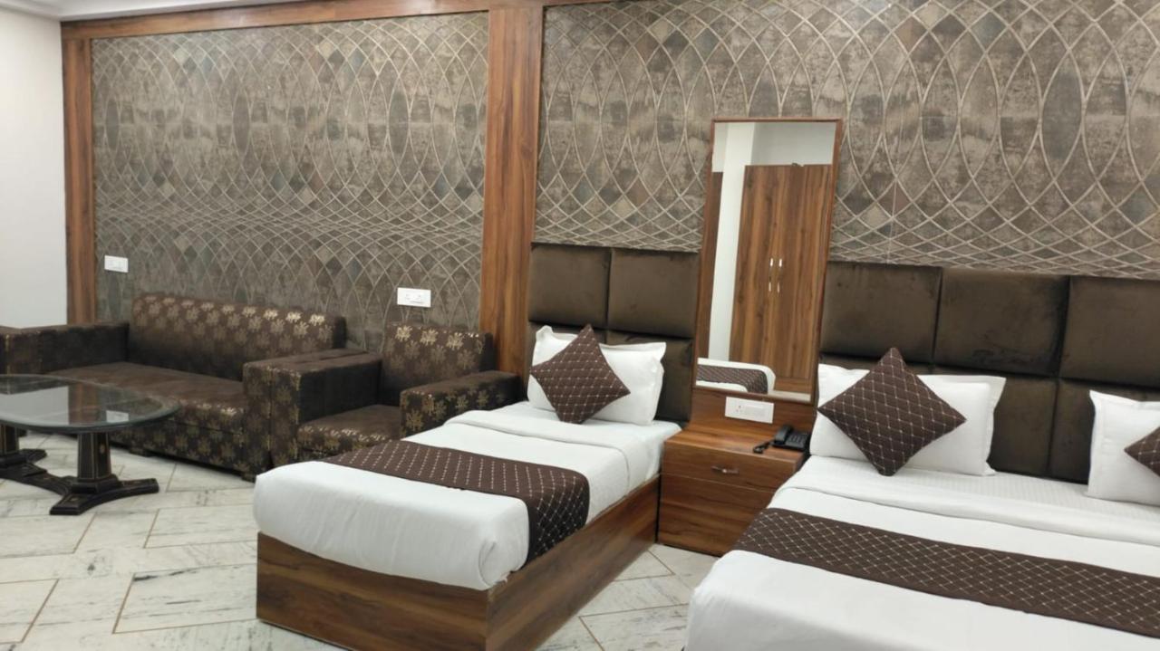 Hotel Singh Continetal Delhi  Exterior photo