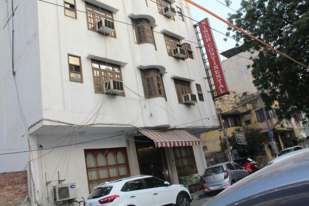 Hotel Singh Continetal Delhi  Exterior photo